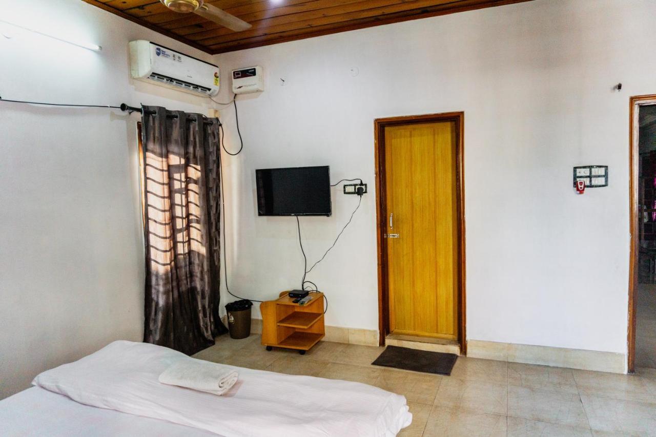 Exotic Villa Homestay Гувахати Екстериор снимка
